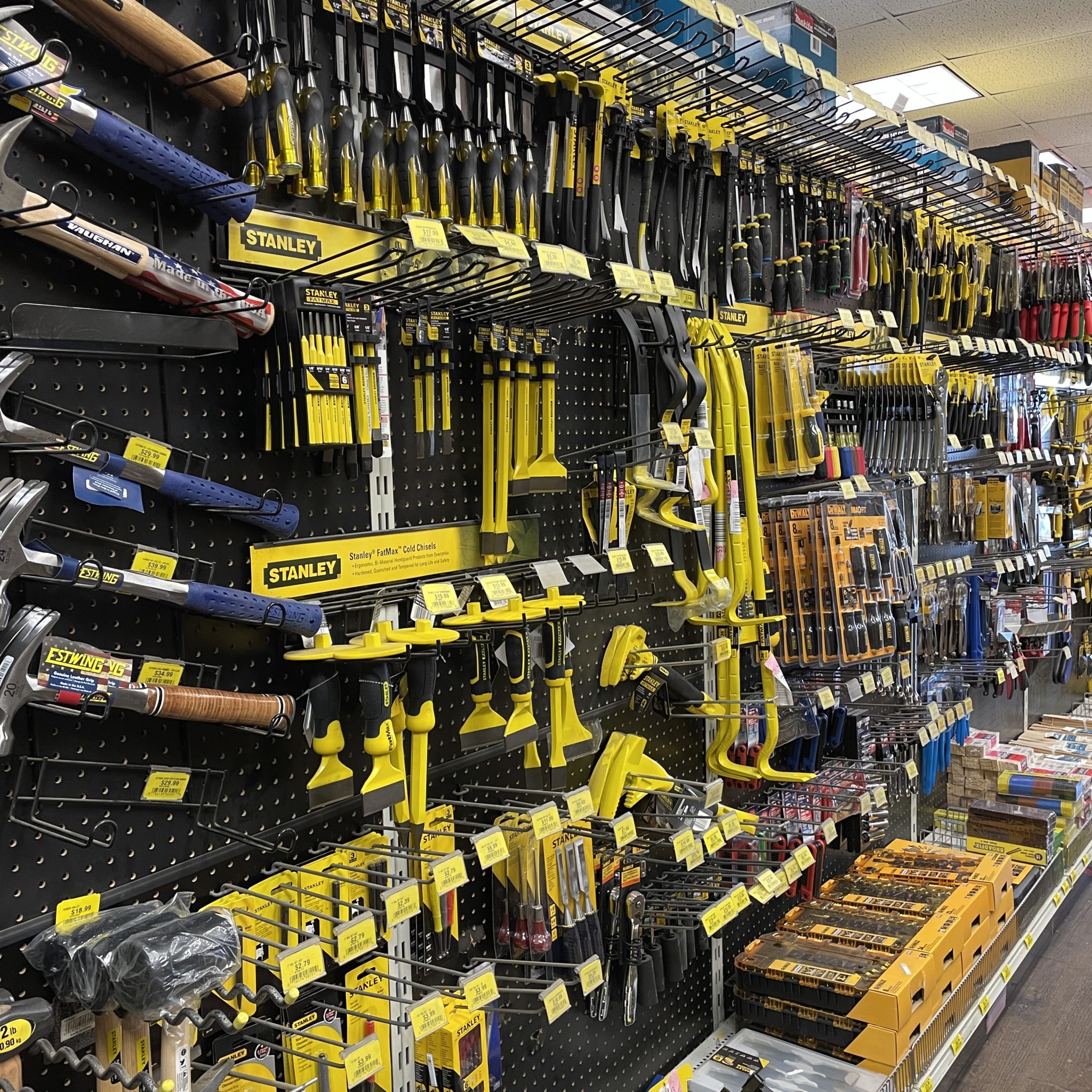 在我们的硬件部分中查找手工工具和电动工具